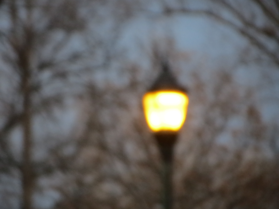 Out of focus/blurry streetlight