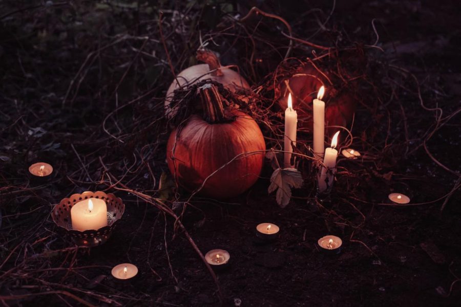 Just+like+Samhain%2C+Halloween+is+observed+on+October+31st.+Samhain+believed+this+was+the+day+the+worlds+of+the+dead+and+the+living+converged.