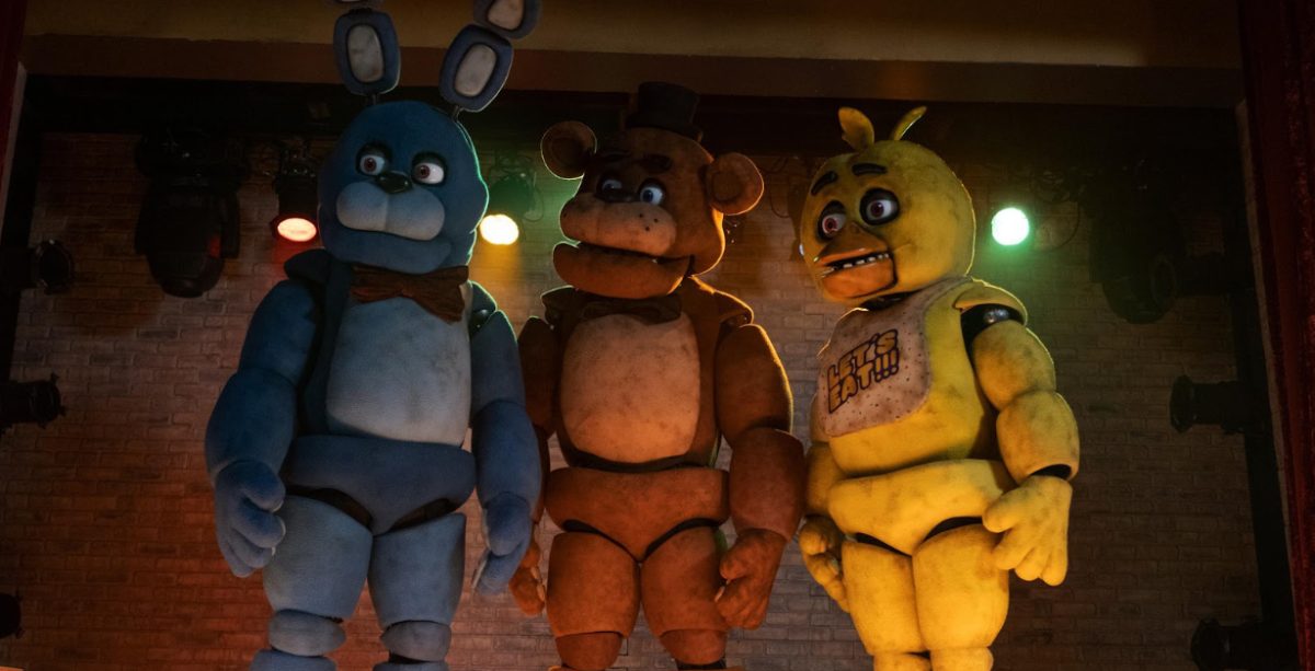 Three+of+four+main+animatronic+characters+from+the+film.+Freddy+%28Middle%29%2C+Bonnie+%28Left%29%2C+and+Chica+%28Right%29.%0A