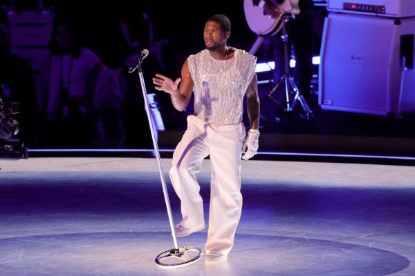 Usher’s Super Bowl halftime show featured other artists on collaborative songs.
