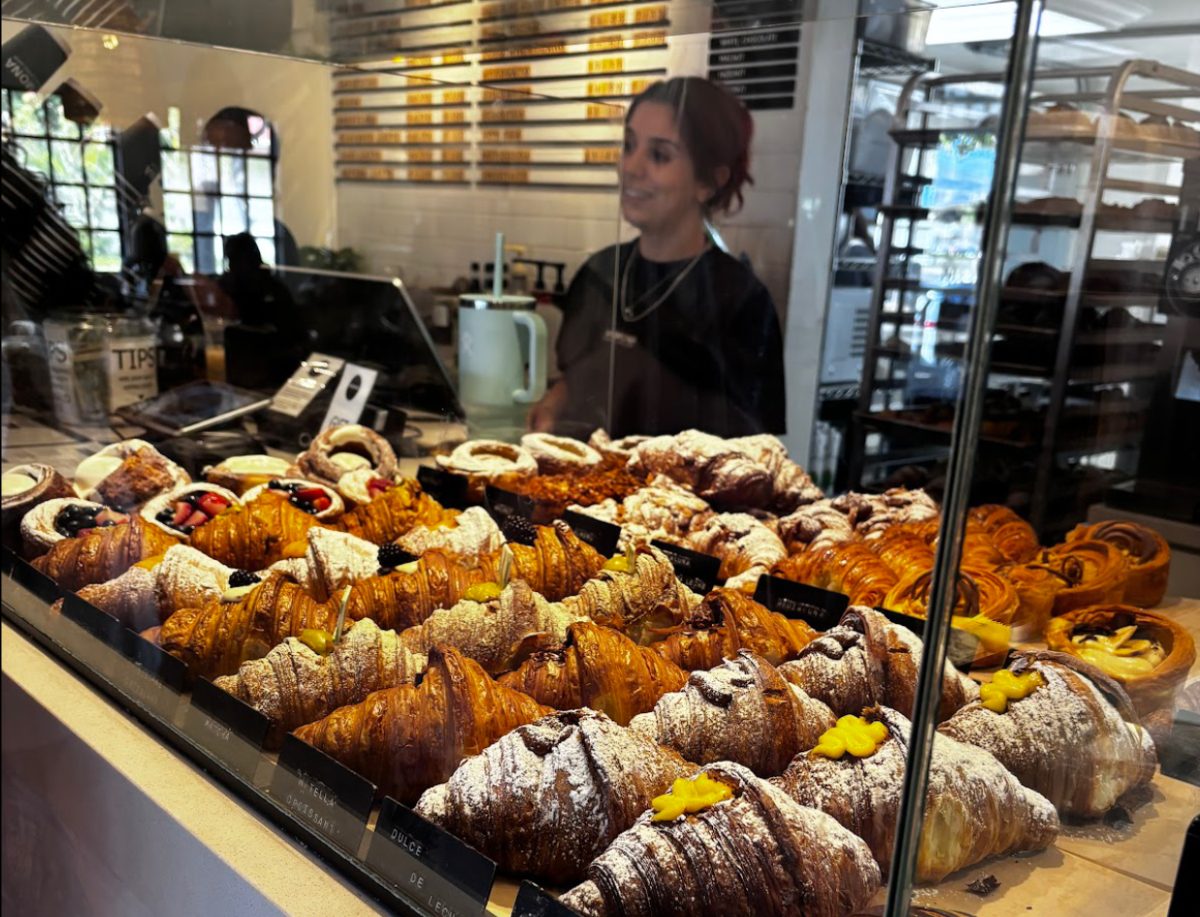 This is a bakery in Kahului, Hawaii, selling different types and flavors of croissants. This bakery is a small and very popular one that makes very delicious and delicate desserts.