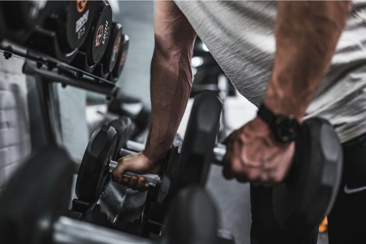 Planet Fitness offers a free summer membership June 1–August 31. Image courtesy of Anastase Maragos on Unsplash.